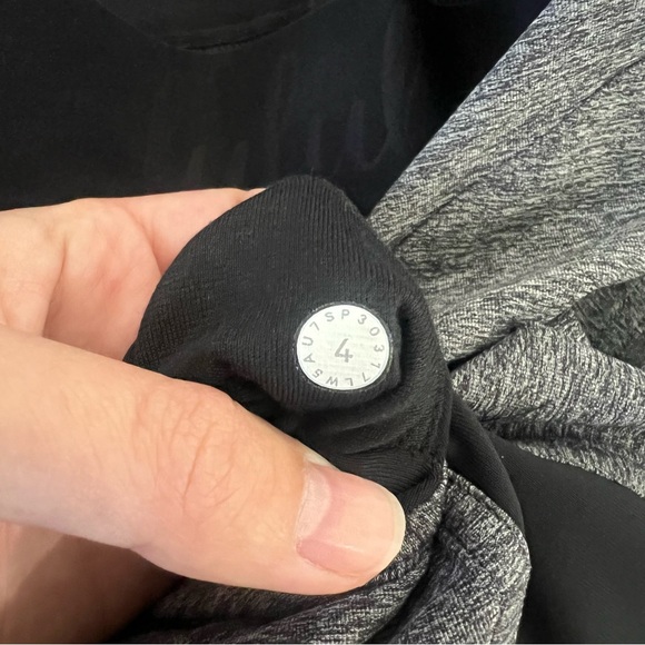 Rare Lululemon Leggings - Picture 4 of 12